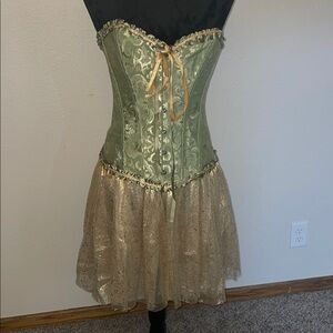 Elegant Green and Gold Corset Dress ñ
